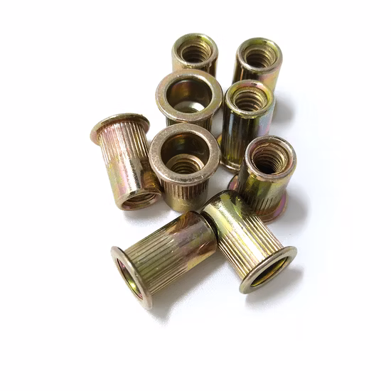 Fabricante de tuercas moleteadas de remache de inserción de cabeza plana de aluminio de acero inoxidable Tuerca Avk